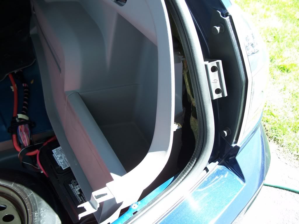 How to remove / change your tail lights